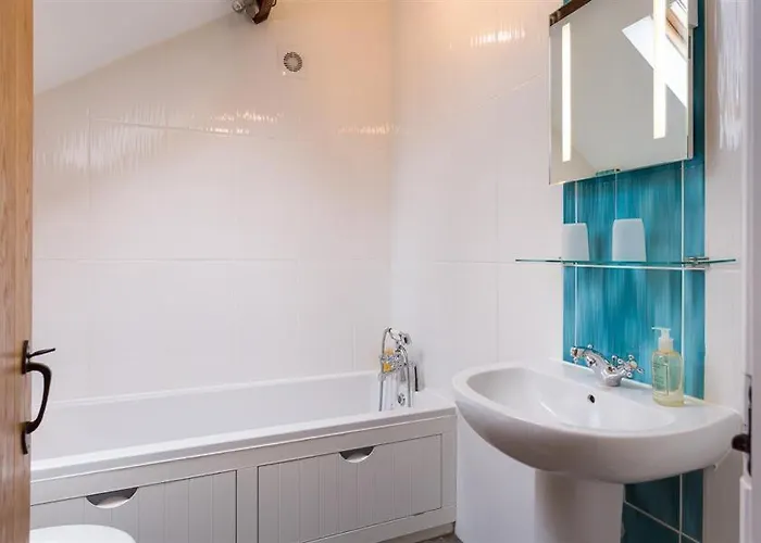 بيت للعطل Nest Barn كيسويك